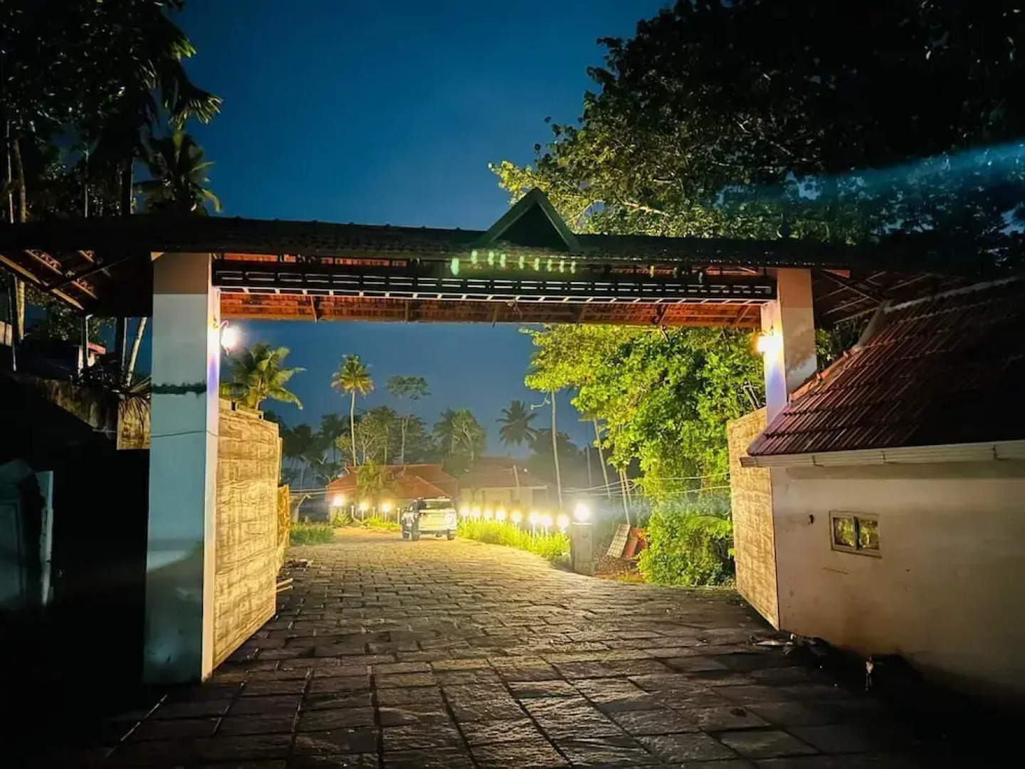 Lavilla Lake Resort And Restaurant