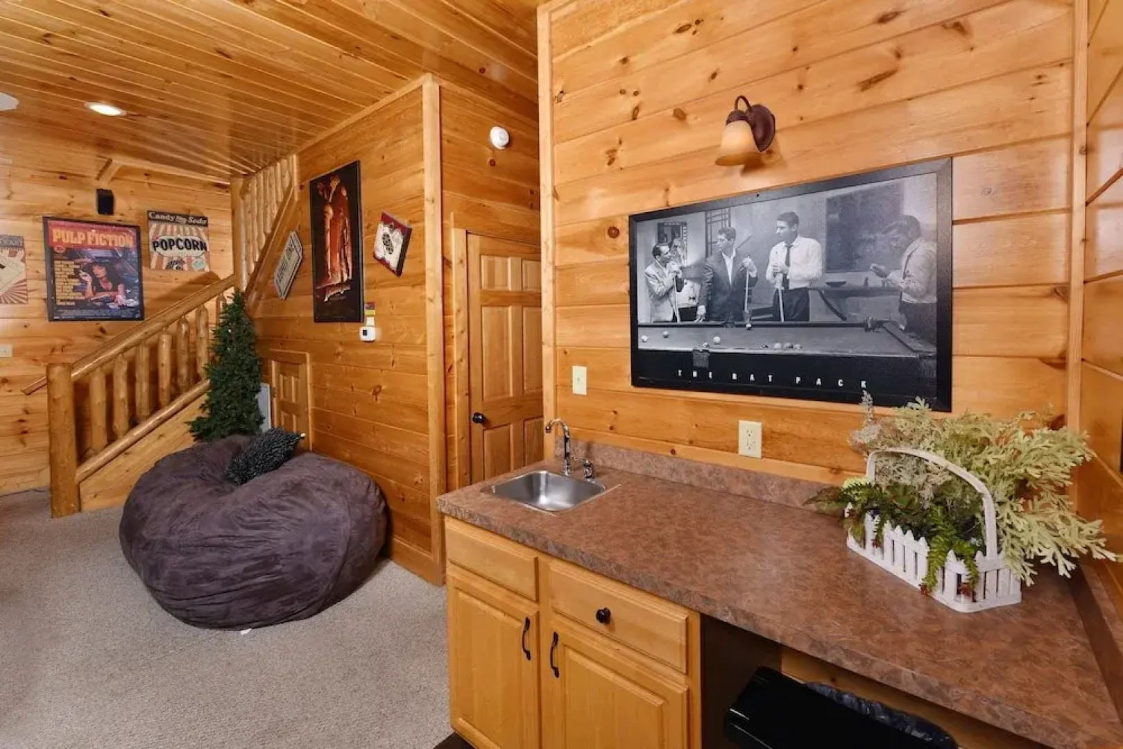 Knockin' On Heaven's Door - 5 Br cabin by RedAwning