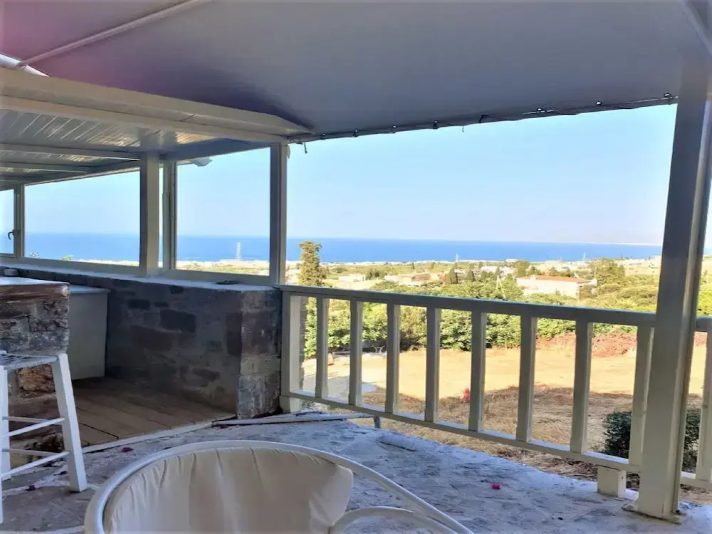 Entire Private Suite Sea Full View With Balcony, Shared Pool and Air Conditionin