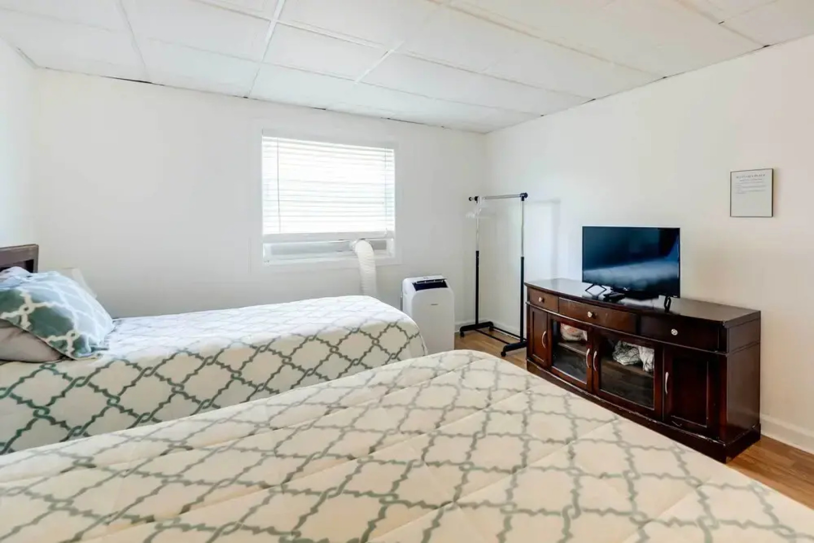 'hannah's Place' - Quaint & Cozy Apt by the Beach!