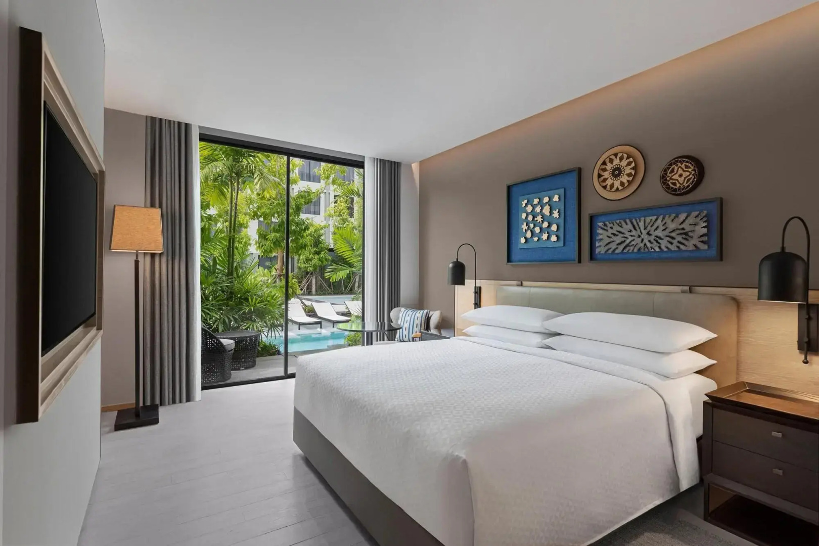 Four Points by Sheraton Phuket Patong Beach Resort