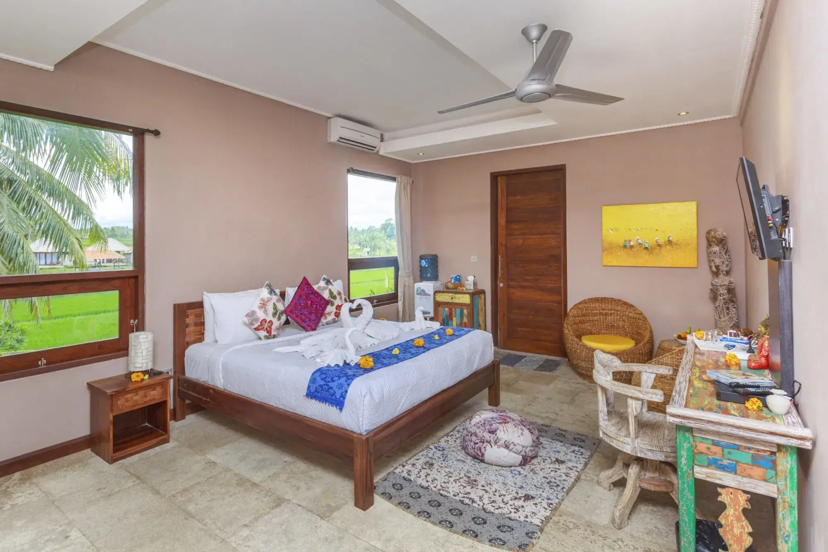 Solo Villas and Retreat