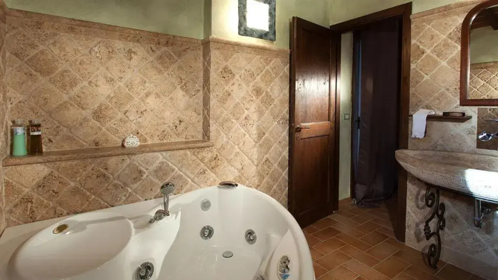 GENIUS LOCI 6&1, Emma Villas