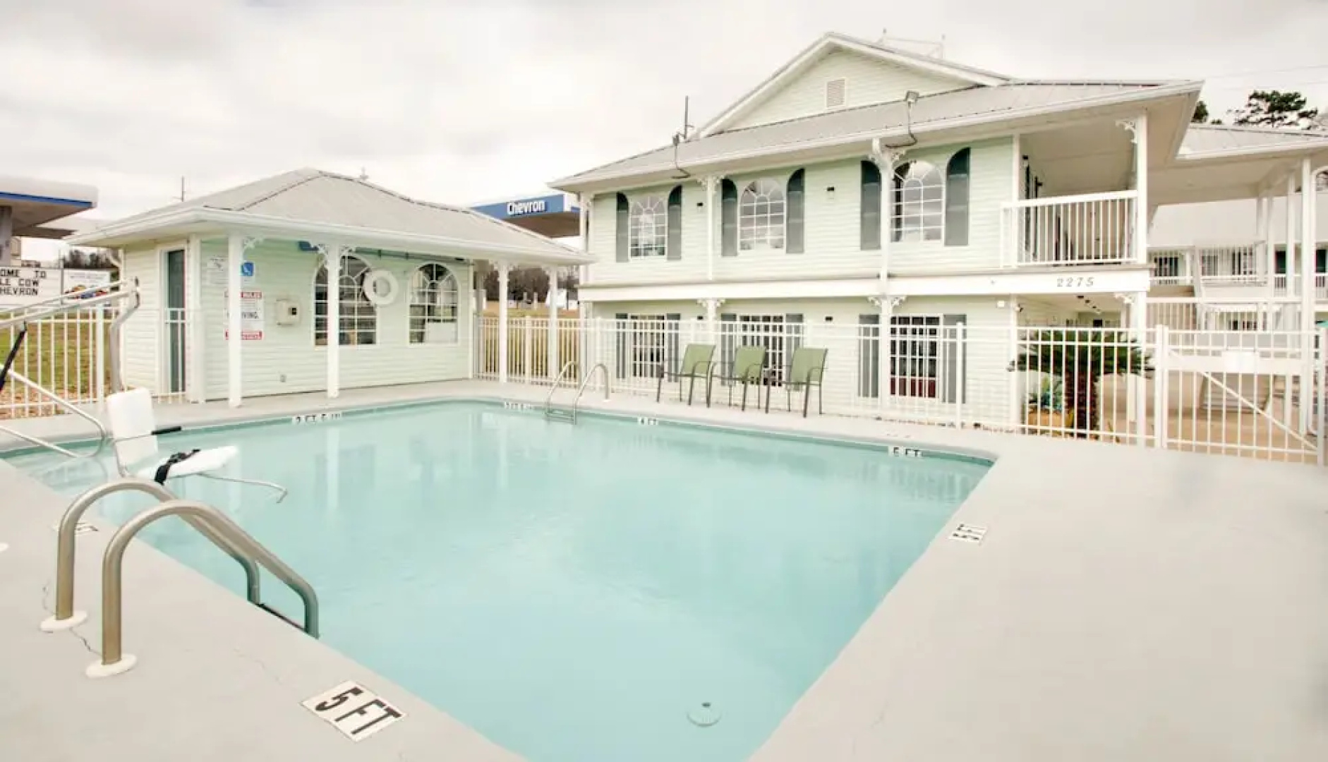 Key West Inn - Millbrook