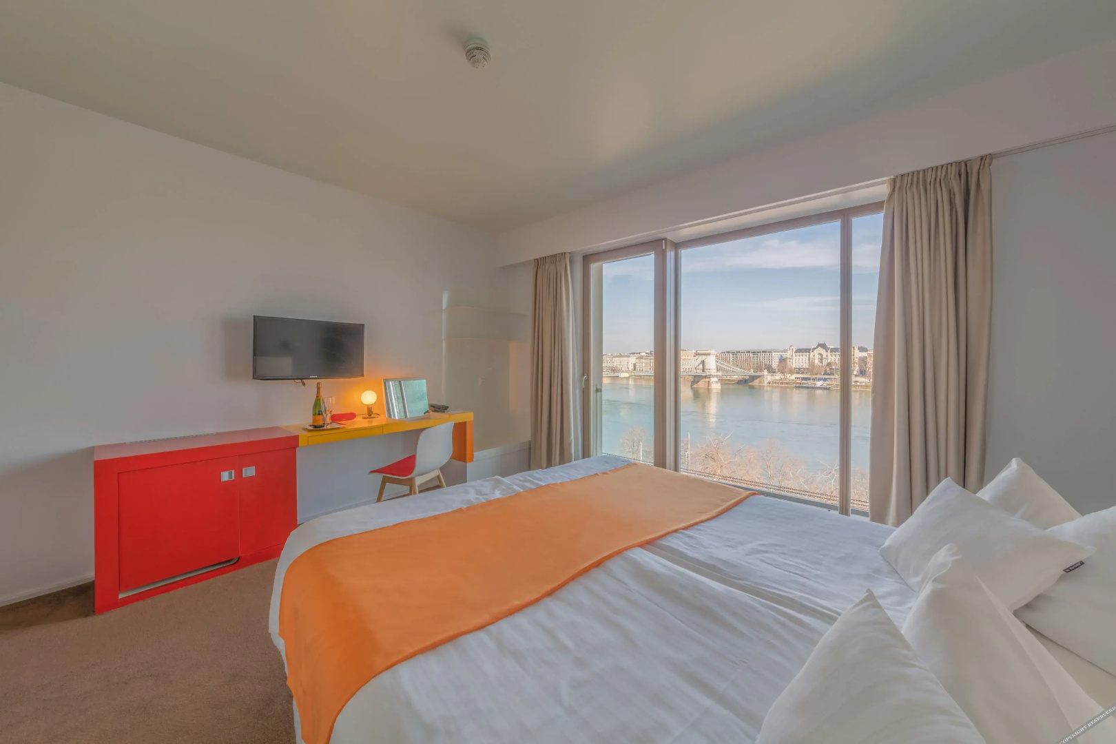 Lanchid 19 Design Hotel
