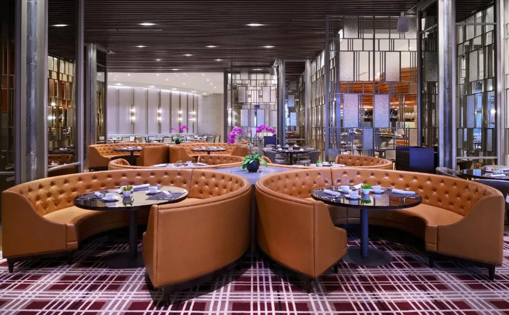 The Ritz-Carlton Jakarta, Mega Kuningan