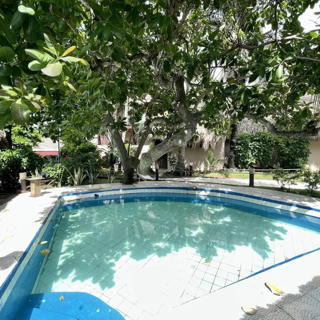 Johnny's Place Hotel