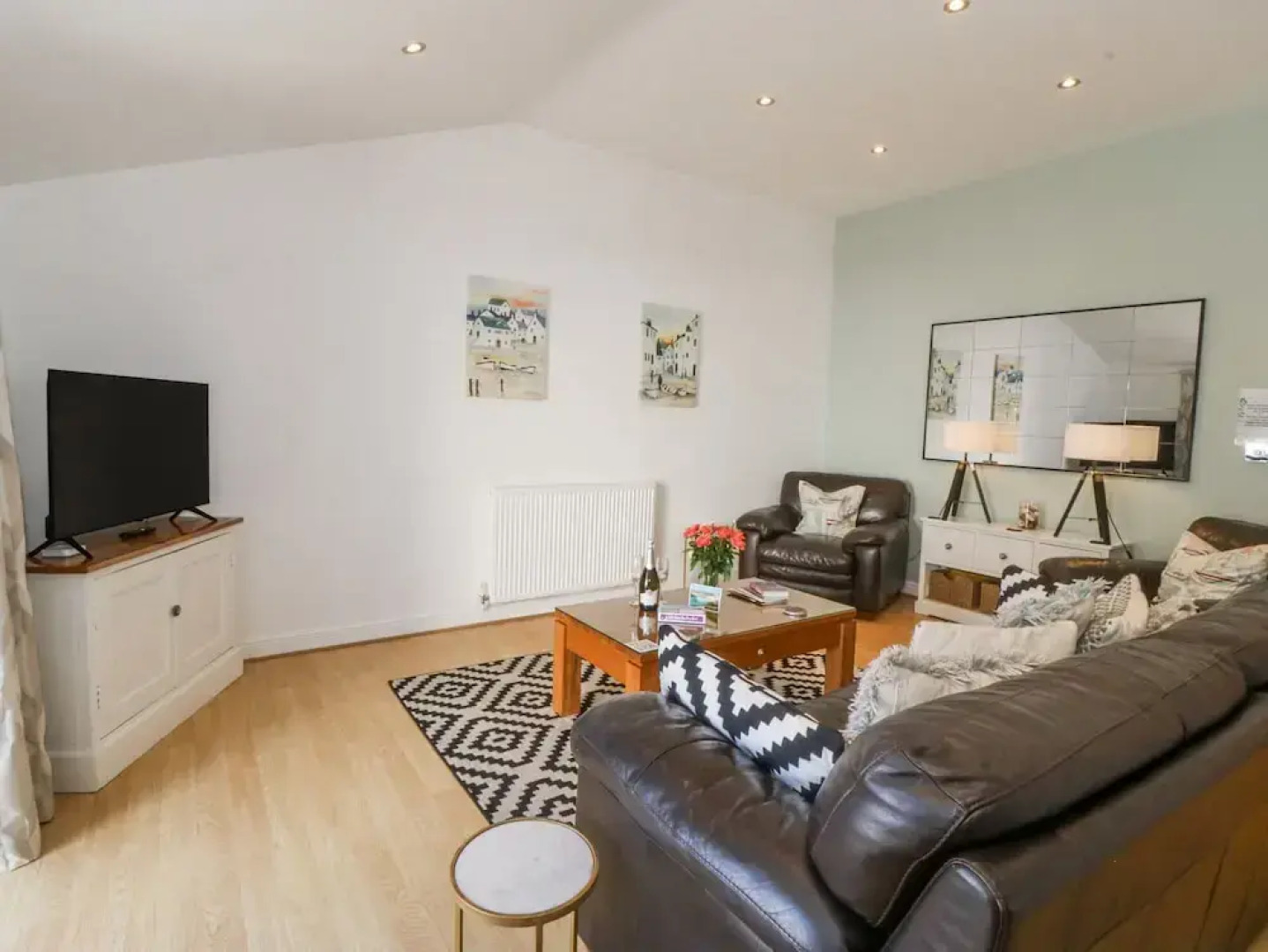 Maritime Mews, 6 The Oakleys