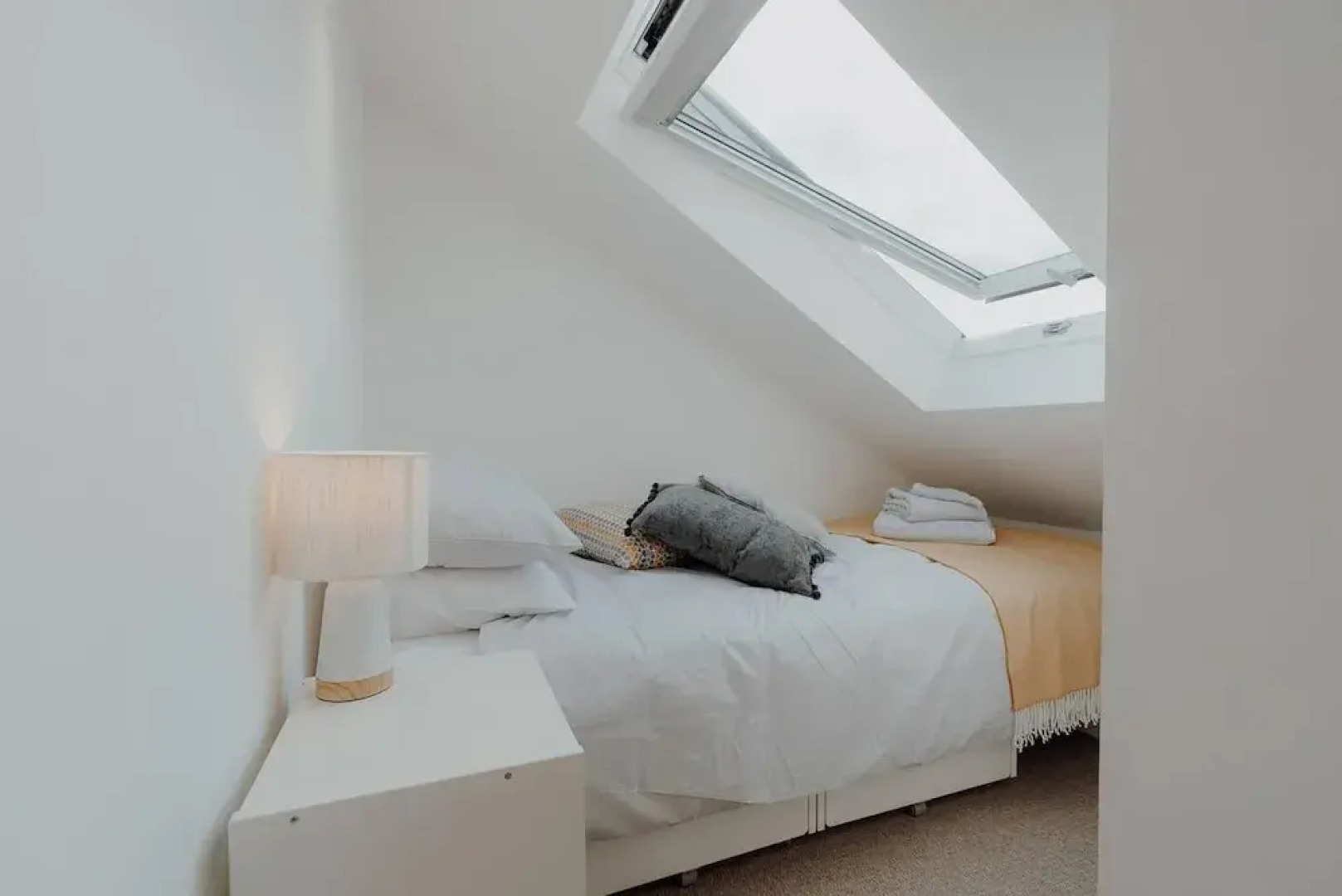 Stylish and Modern 2-bed Apartment in Herne Bay