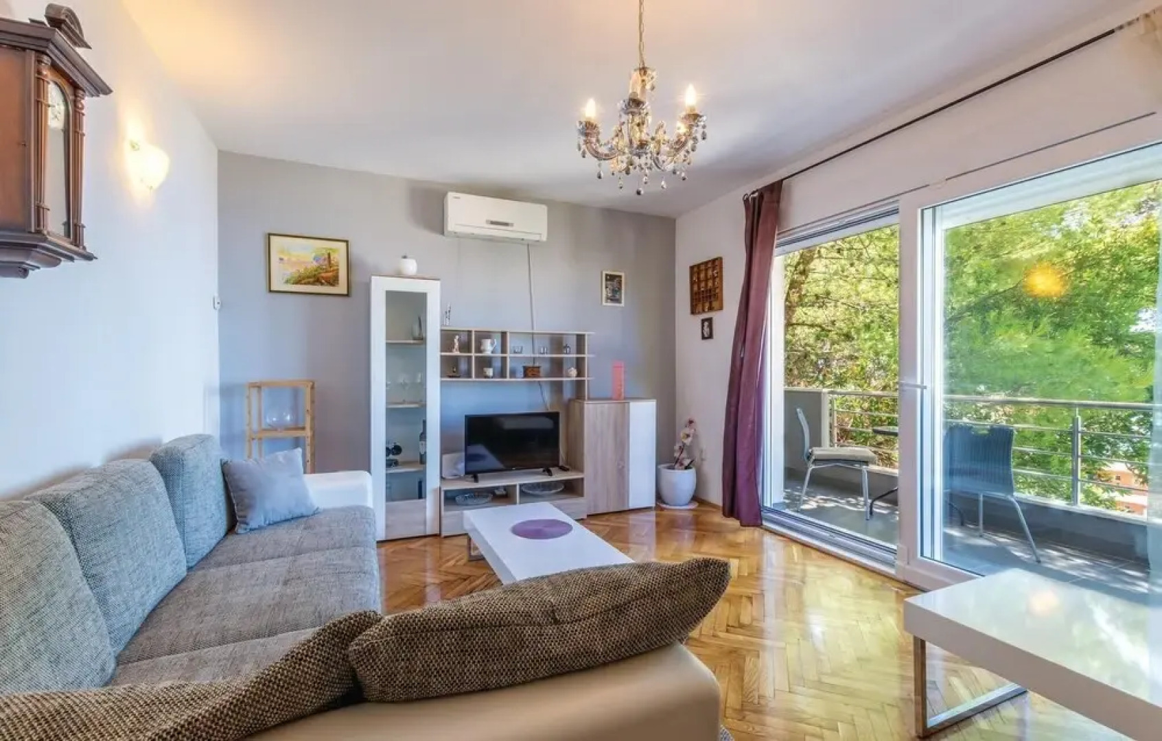 Nice Home in Jesenice With Wifi and 2 Bedrooms