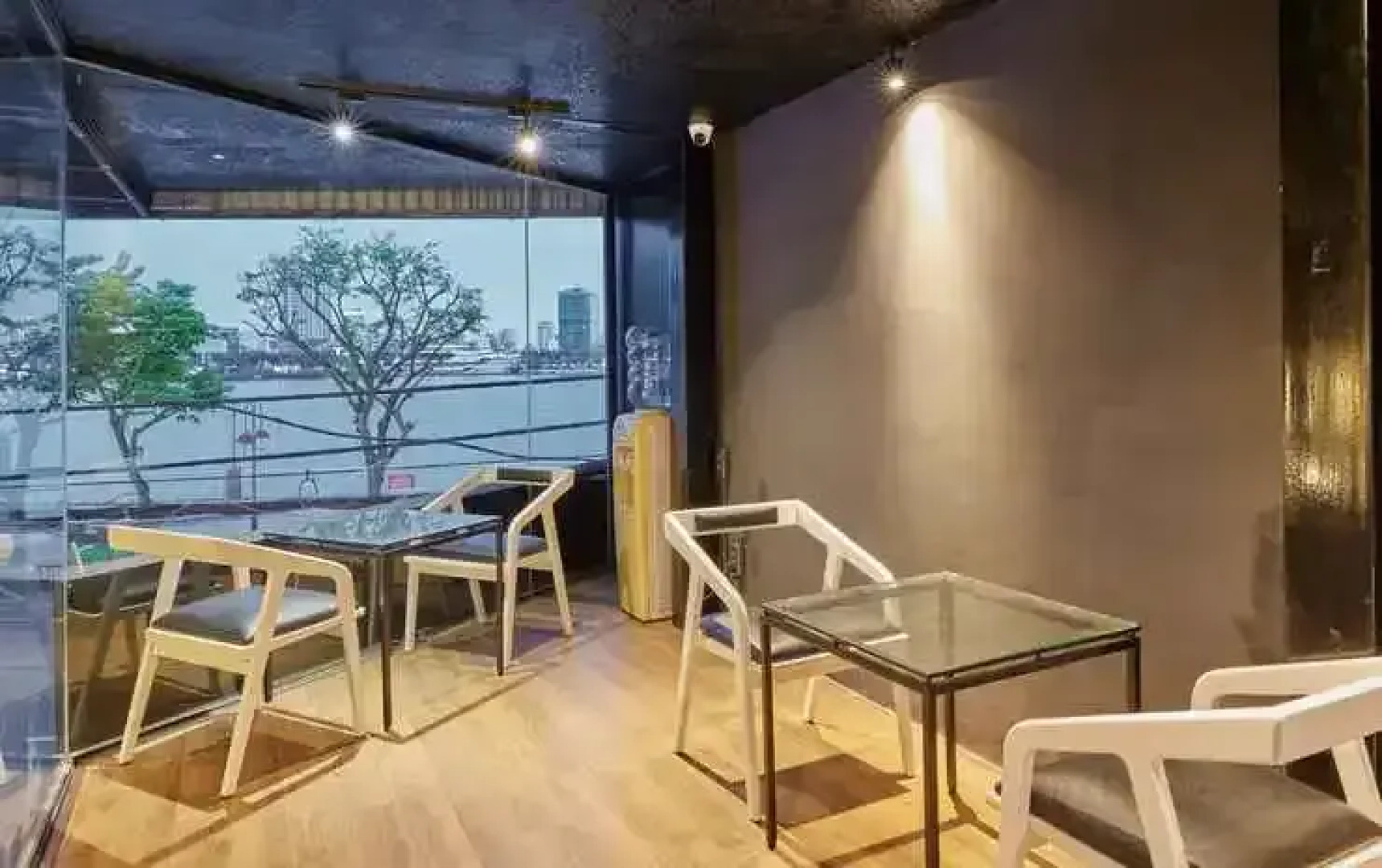 The Garden Capsule Hotel