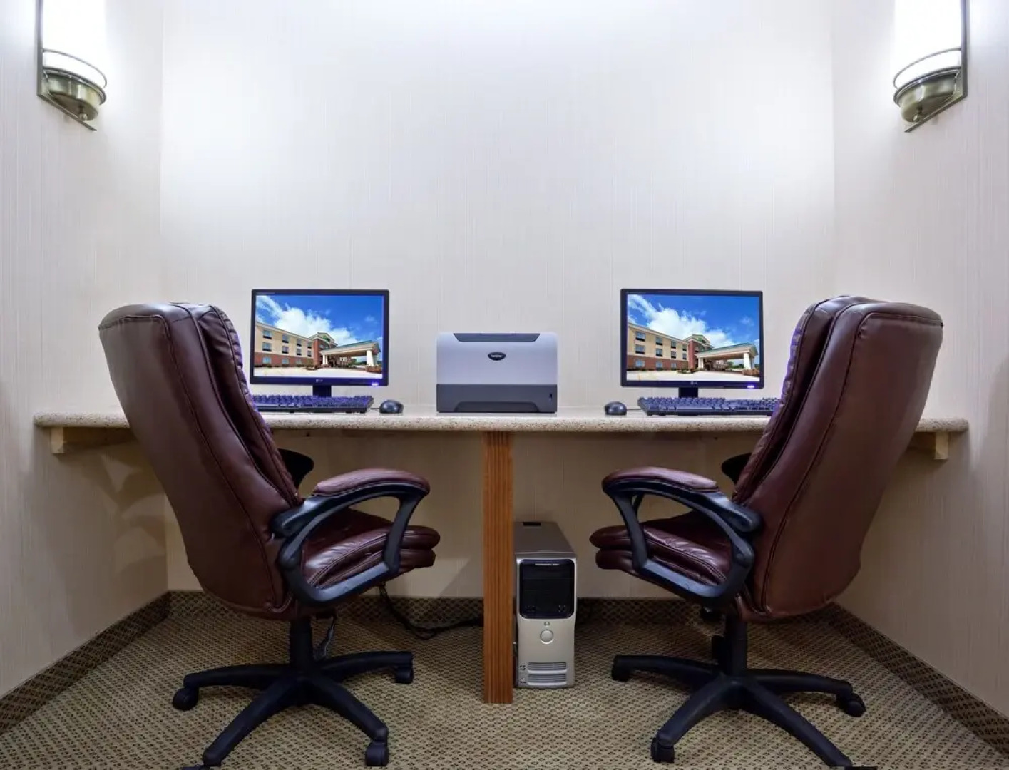 Holiday Inn Express And Suites Dayton North Tipp C