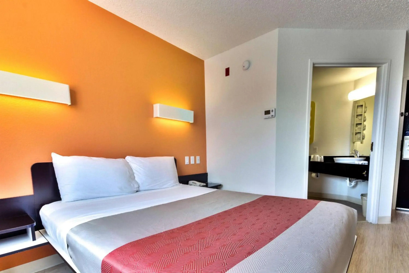 Motel 6 Lewisville, TX - Dallas