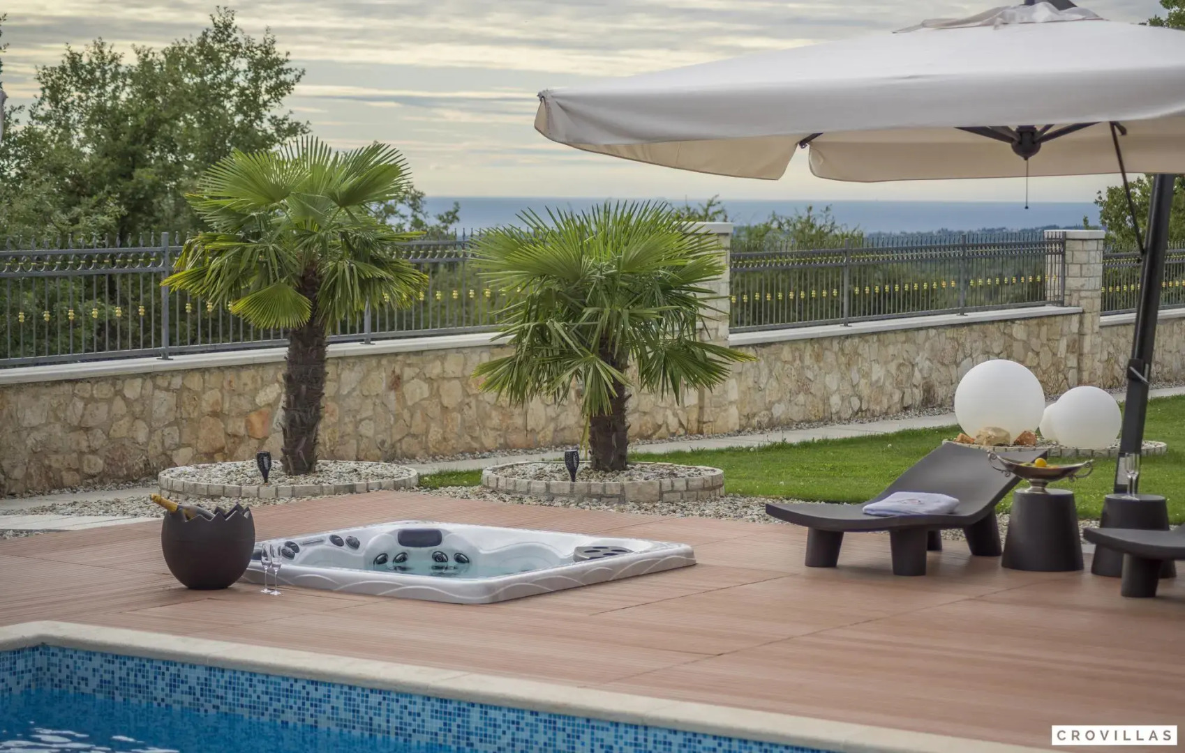 Carolus in Barat with 5 bedrooms and 5 bathrooms