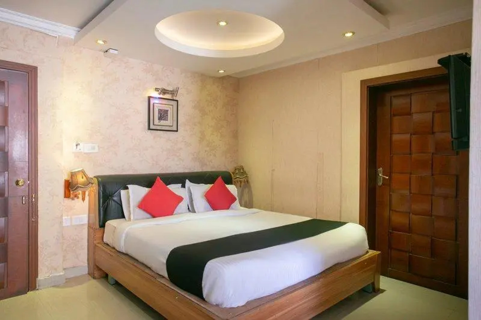 Capital O 68251 Hotel Sea Palace