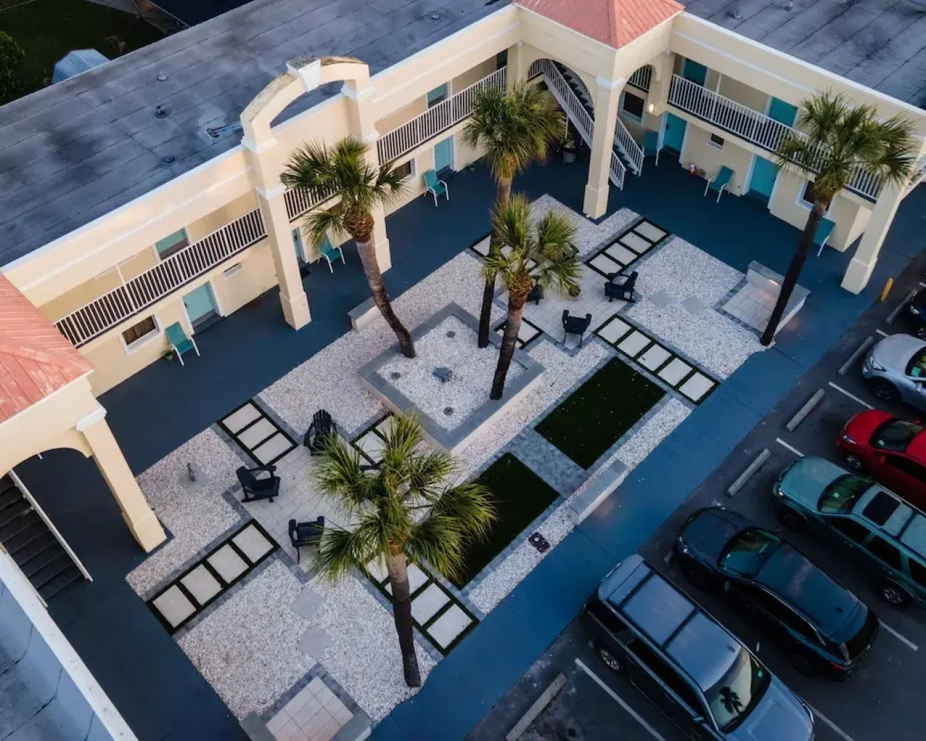 Dunes Inn & Suites