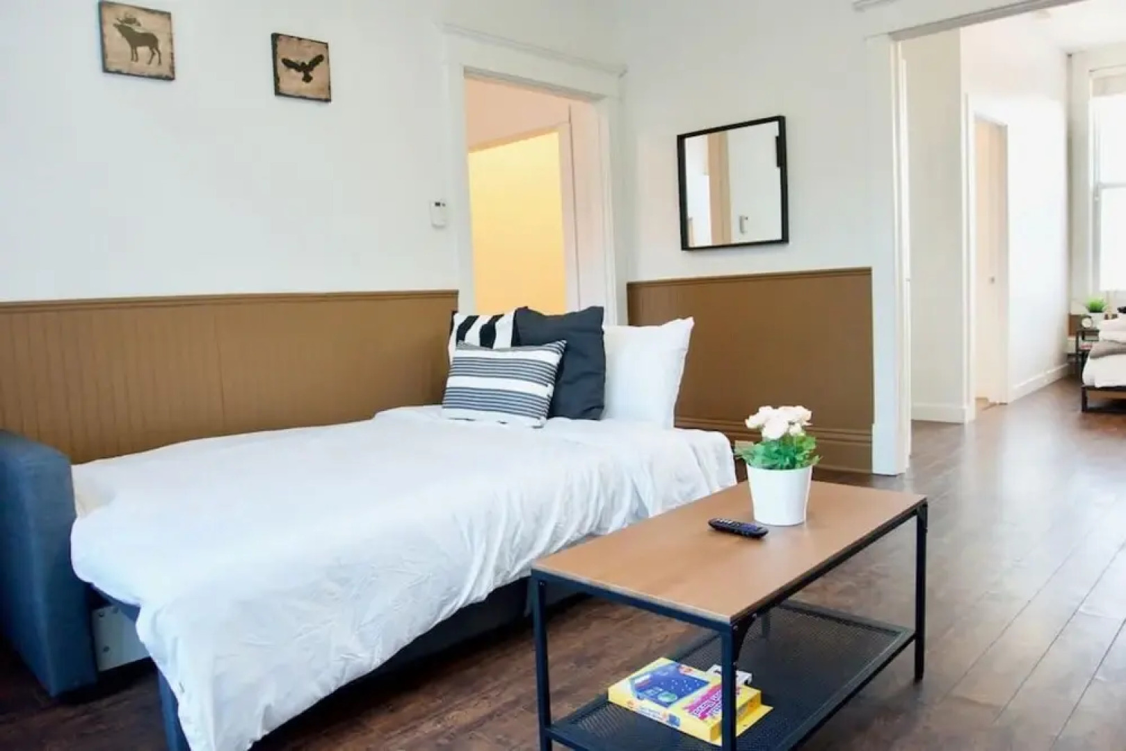 Stunning Large Gorgeous Space DT Parking Coffee