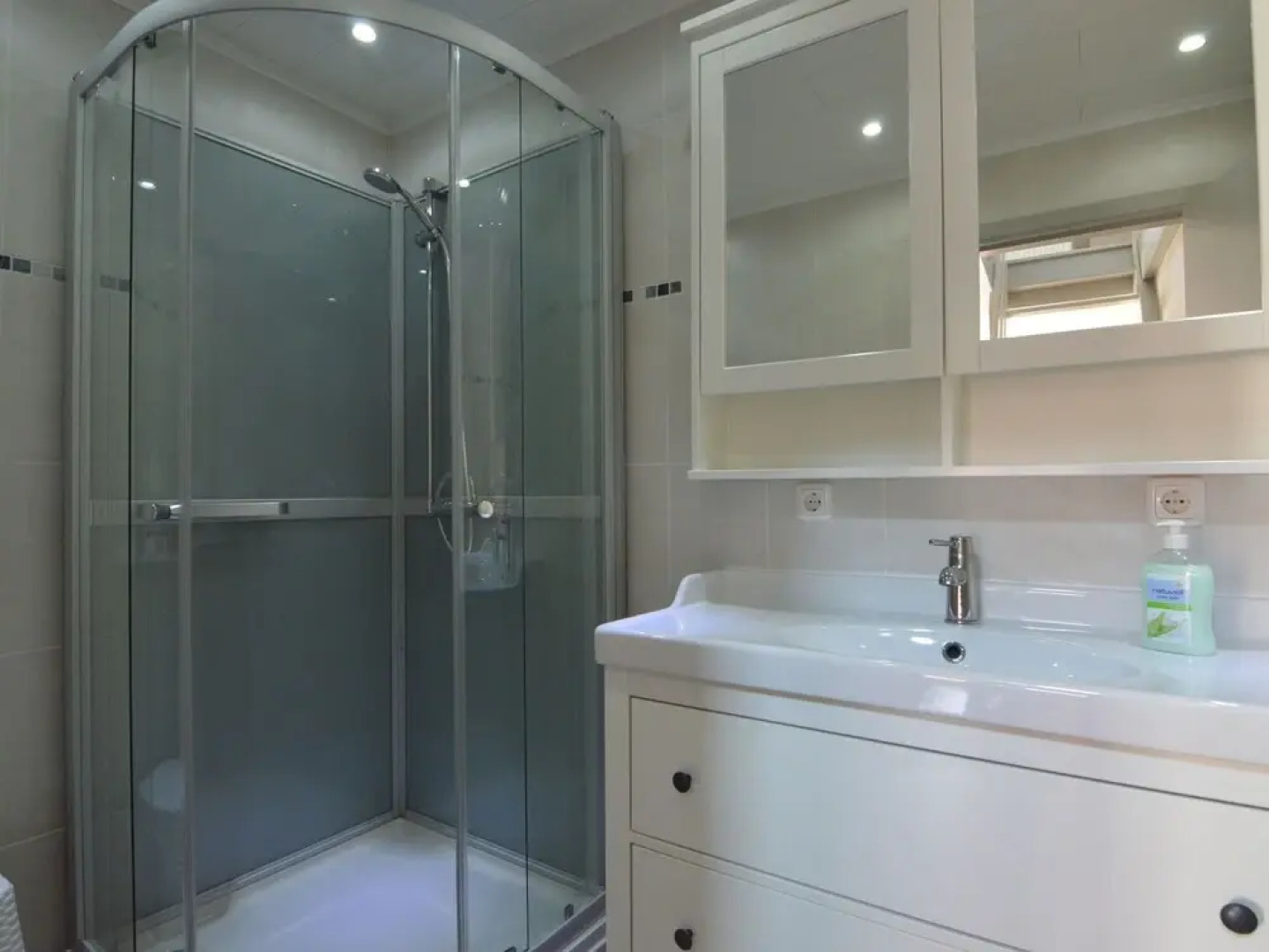 Modern and Comfortable Apartment Close to the Mosel, Shops and Restaurants