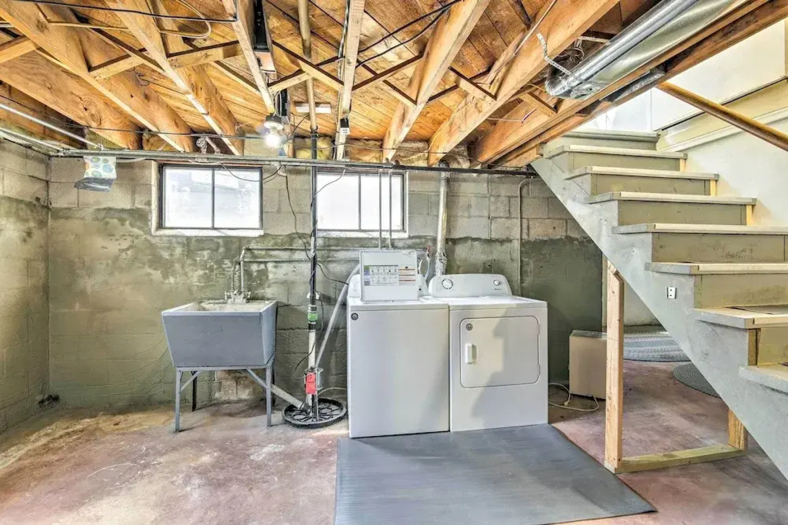 Modern Sturgeon Bay Home by Potawatomi State Park!