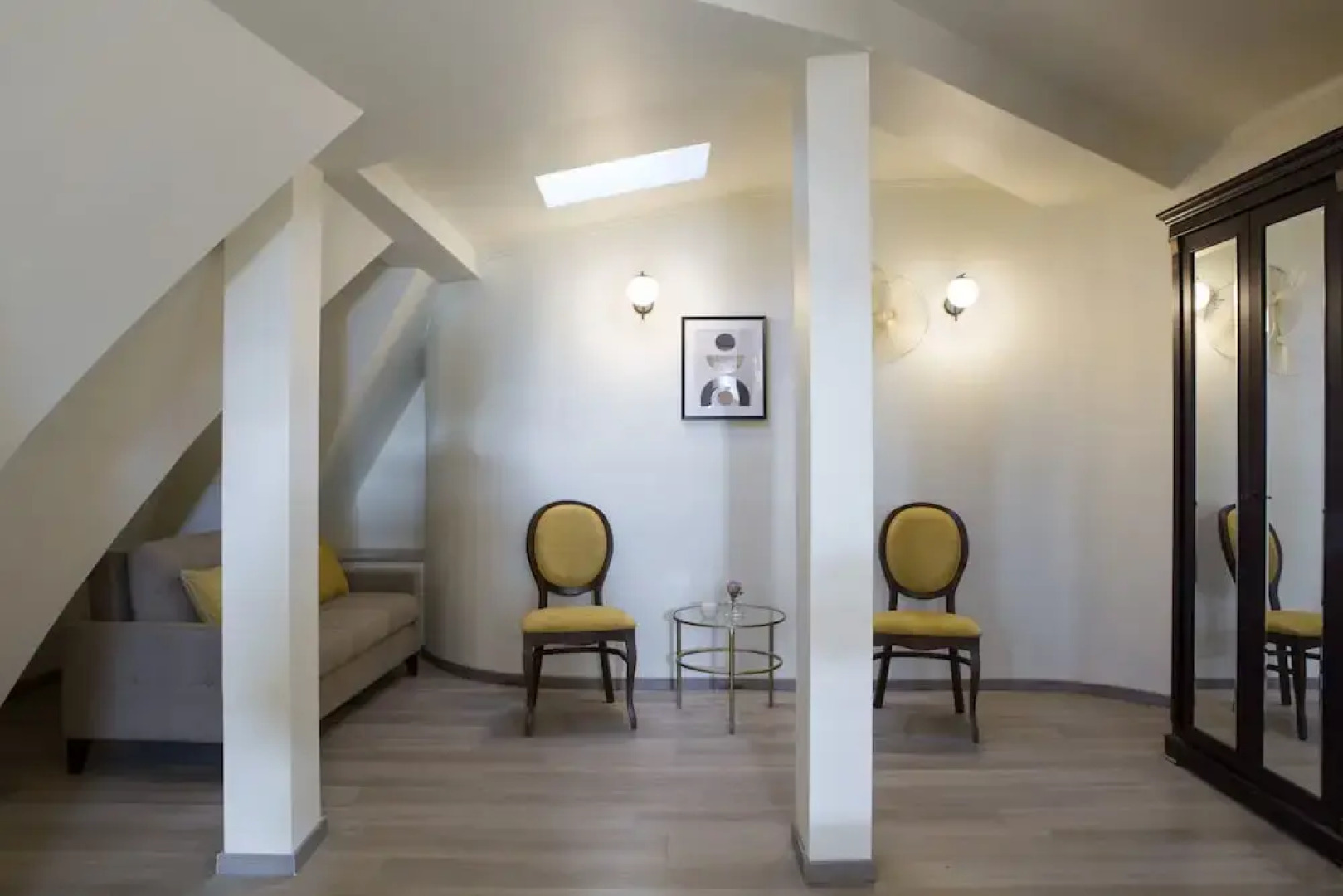 Zeus Essence Bucharest Venezia