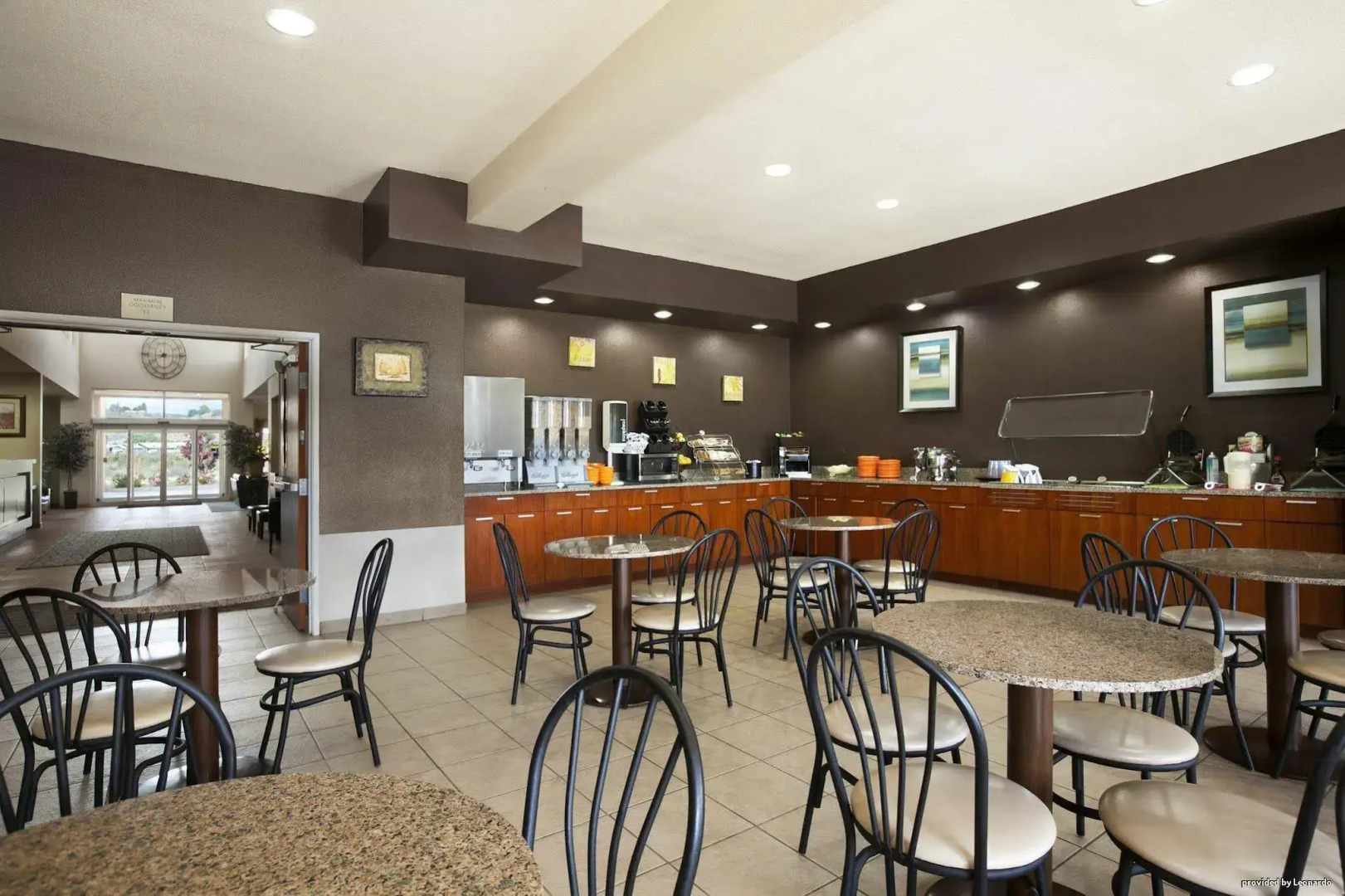 Best Western Plus Peppertree Inn At Omak