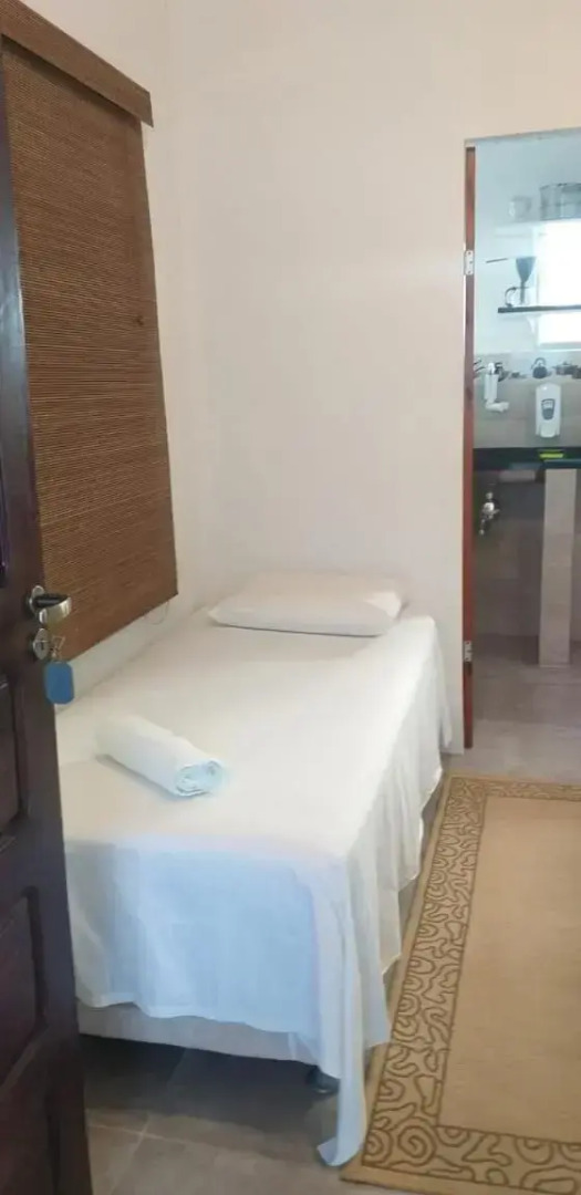 Bangalô completo, amplo, funcional e confortável.