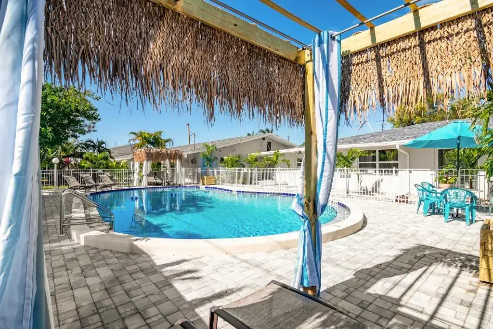 Latitude 26 Waterfront Boutique Resort - Fort Myers Beach