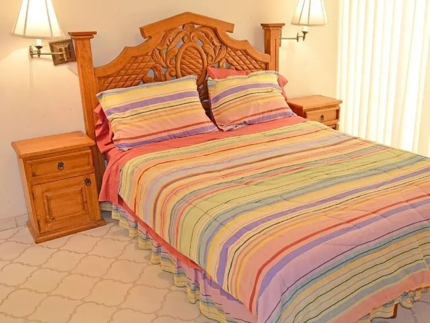 La Gaviota by RedAwning