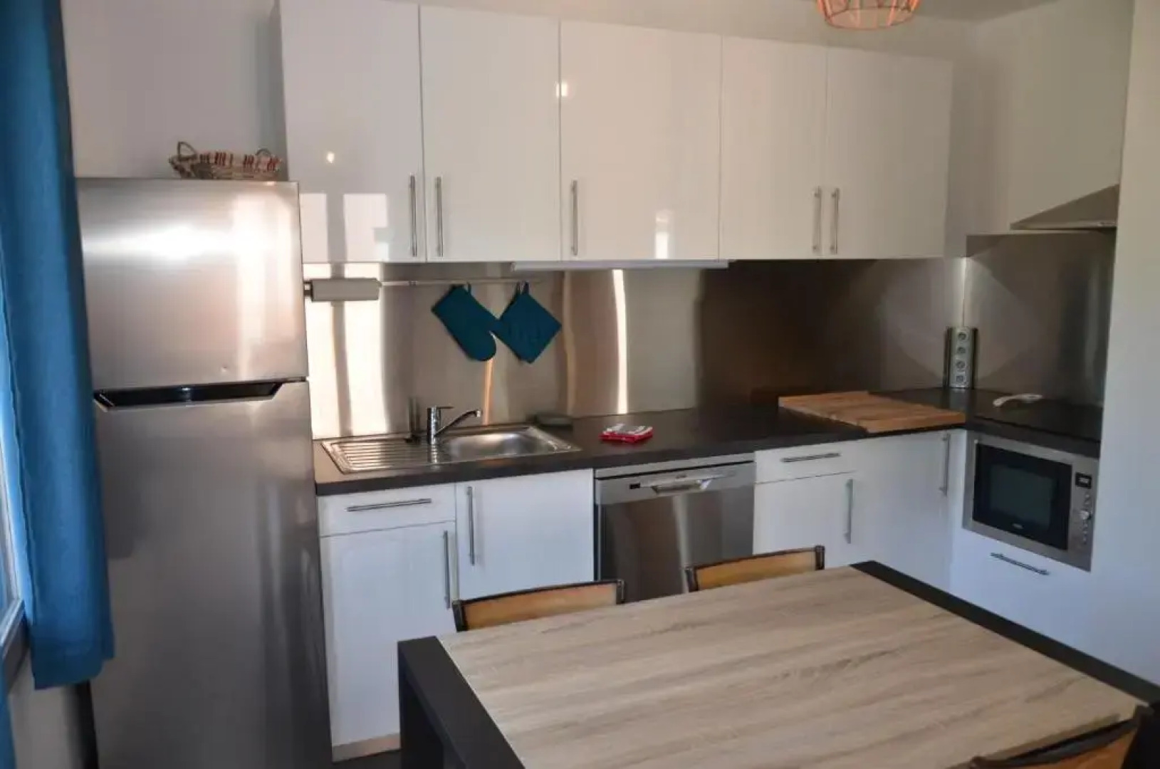 Appartement 2 pièces, parking, balcon, proche plage