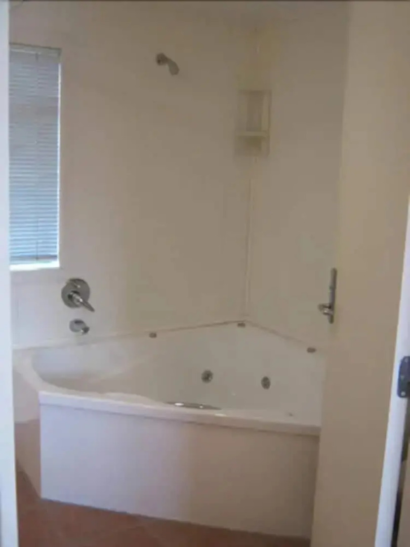 Albany Executive Motor Inn