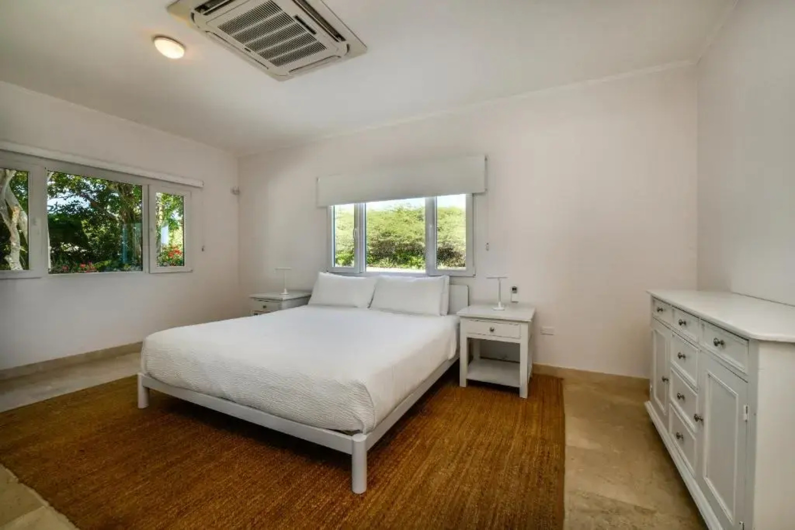 Beach Front Luxury Villa! Boca Catalina Malmok!