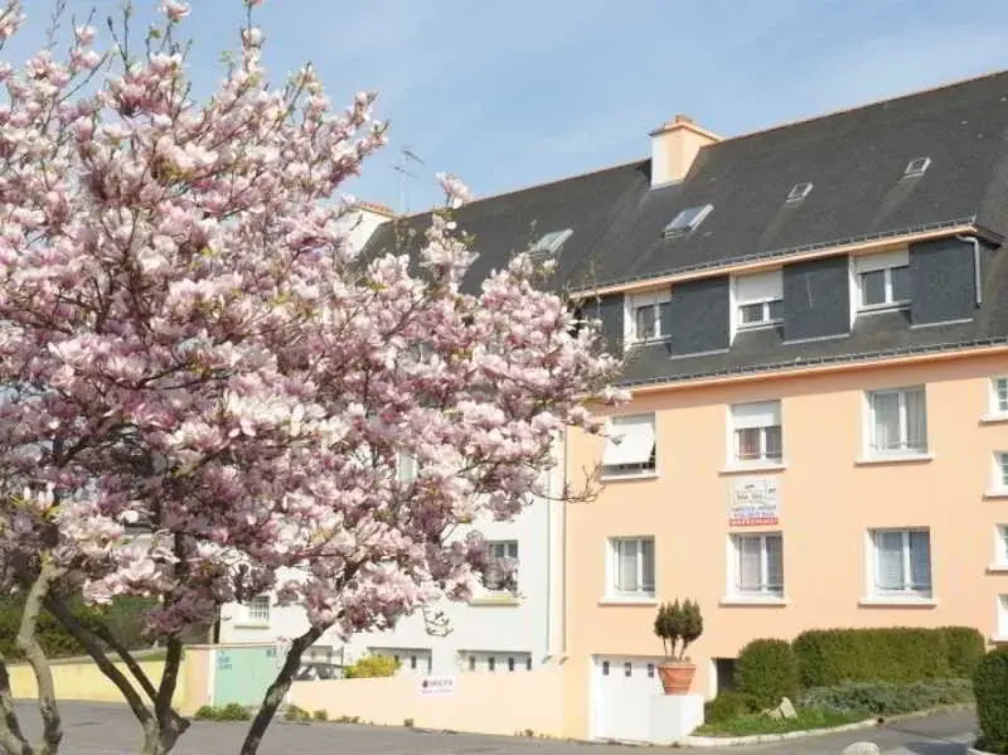 Maison et Table dHôtes Joliot Curie