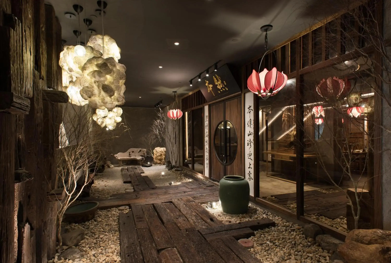 Vangohh Eminent Hotel & Spa