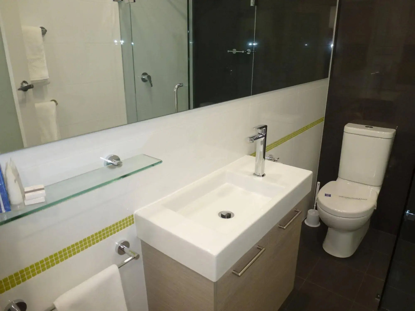 Golden Chain Tower Motor Inn