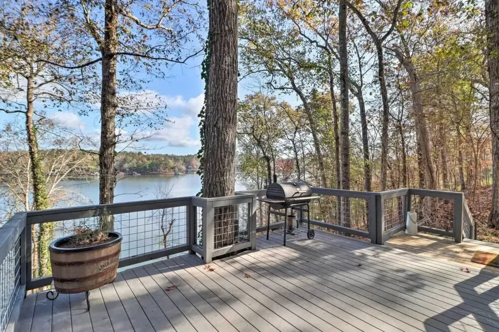 'the Chalet on Sinclair' w/ Private Dock & Kayaks!