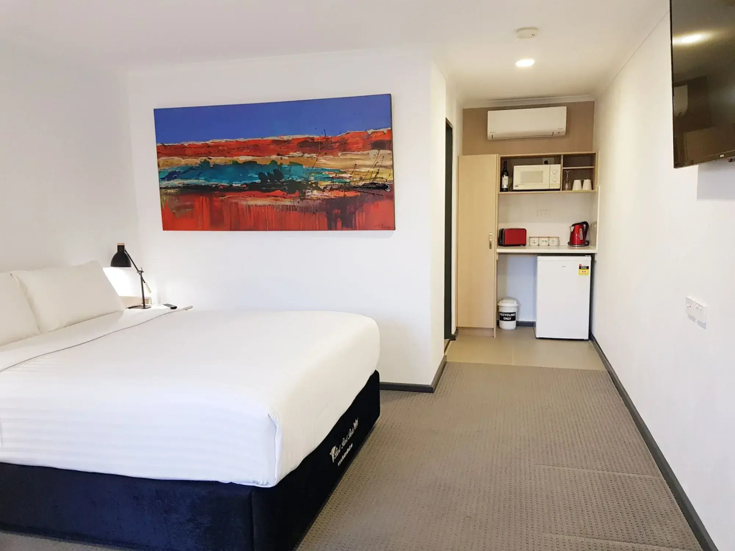 William Macintosh Motor Lodge
