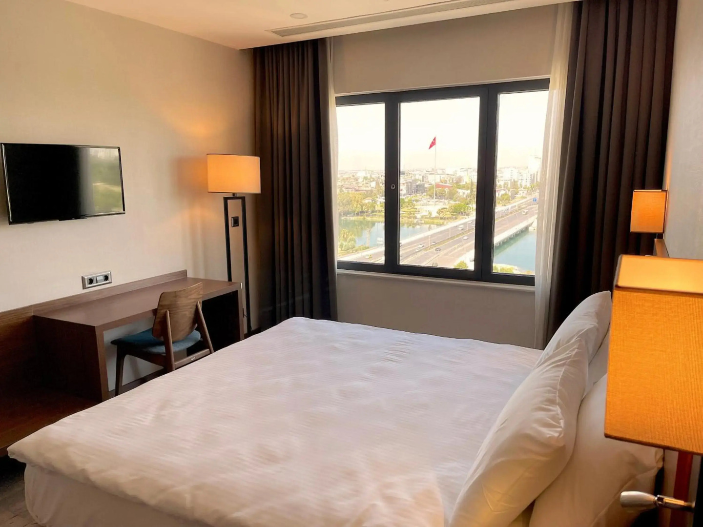 Turkmen Riverside Hotel