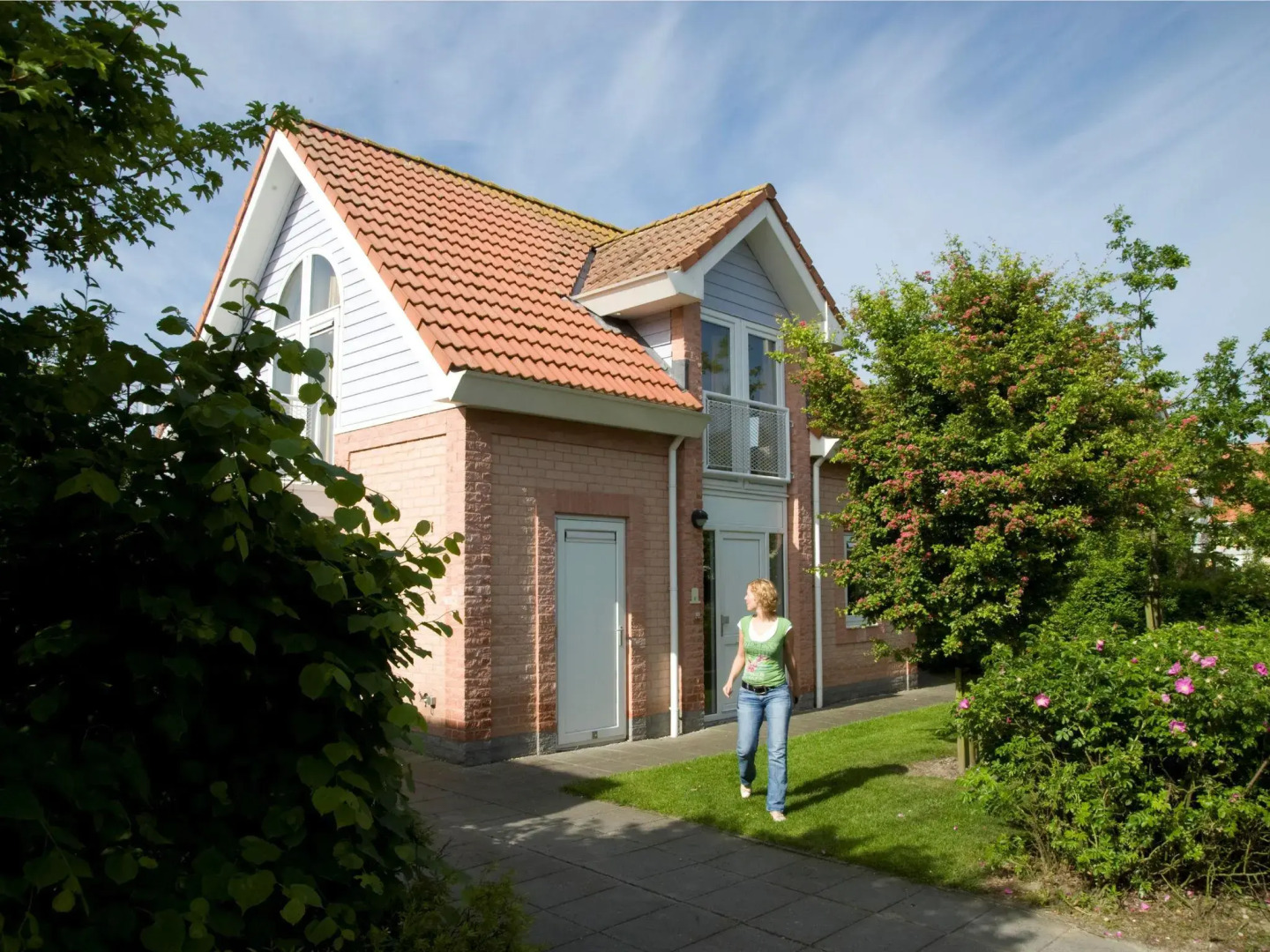 Detached Well-kept Villa With Garden, Near the Beach