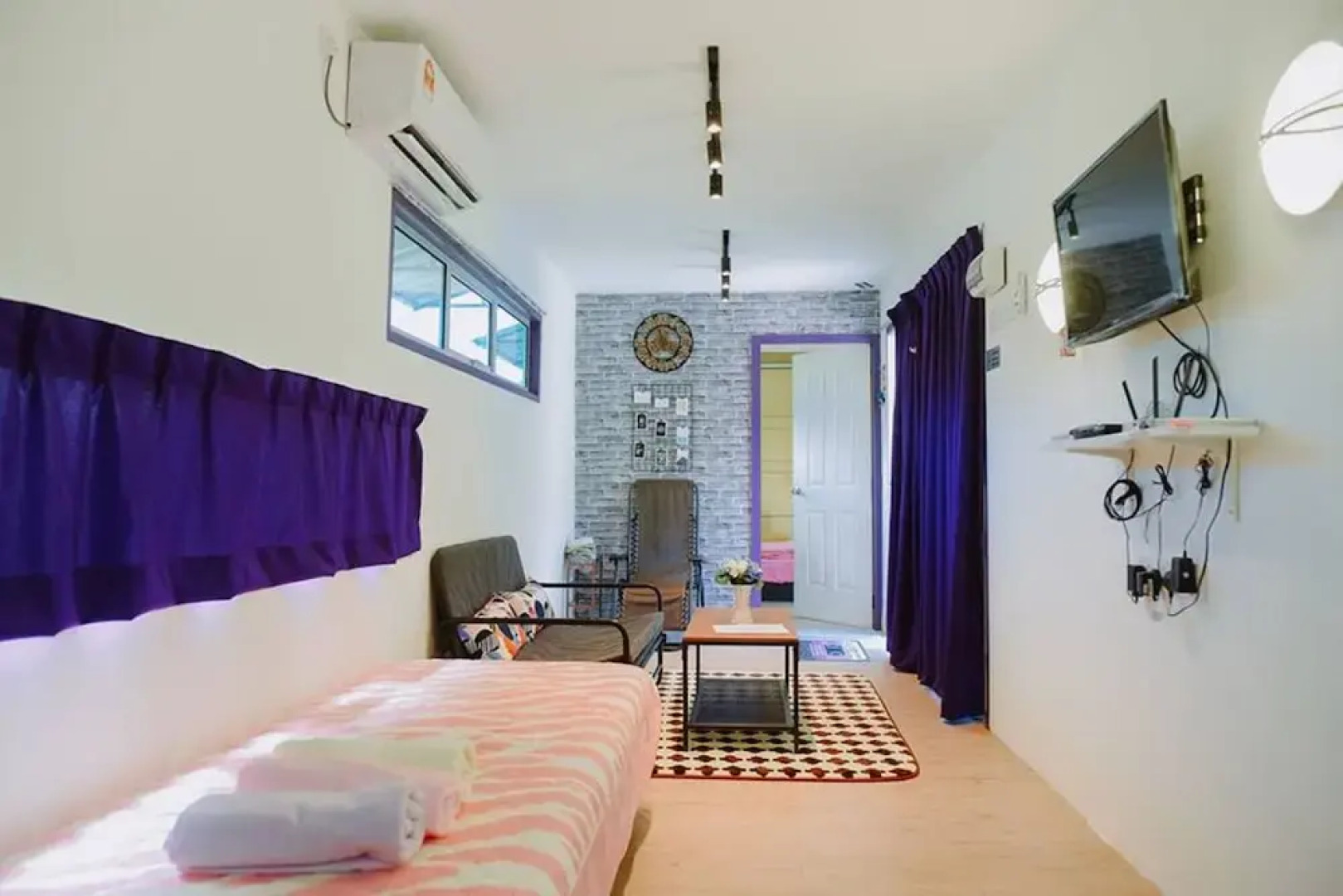 Lumut Cube Homestay Kontena