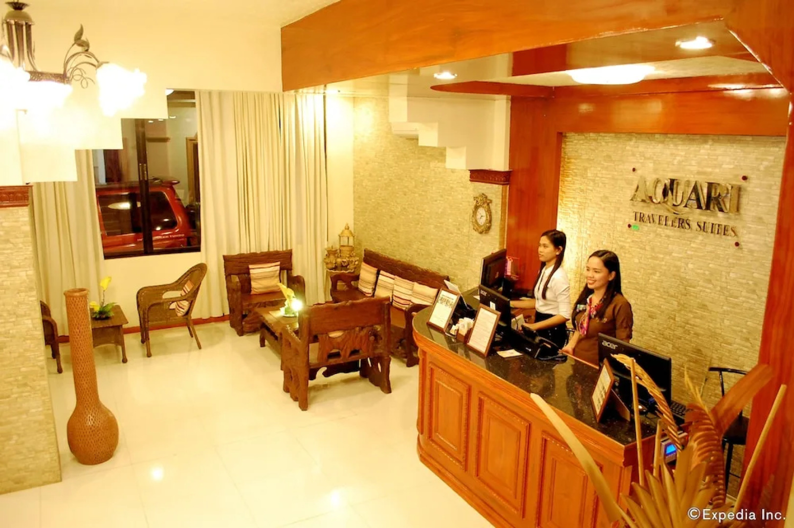 Aquari Travelers Suites