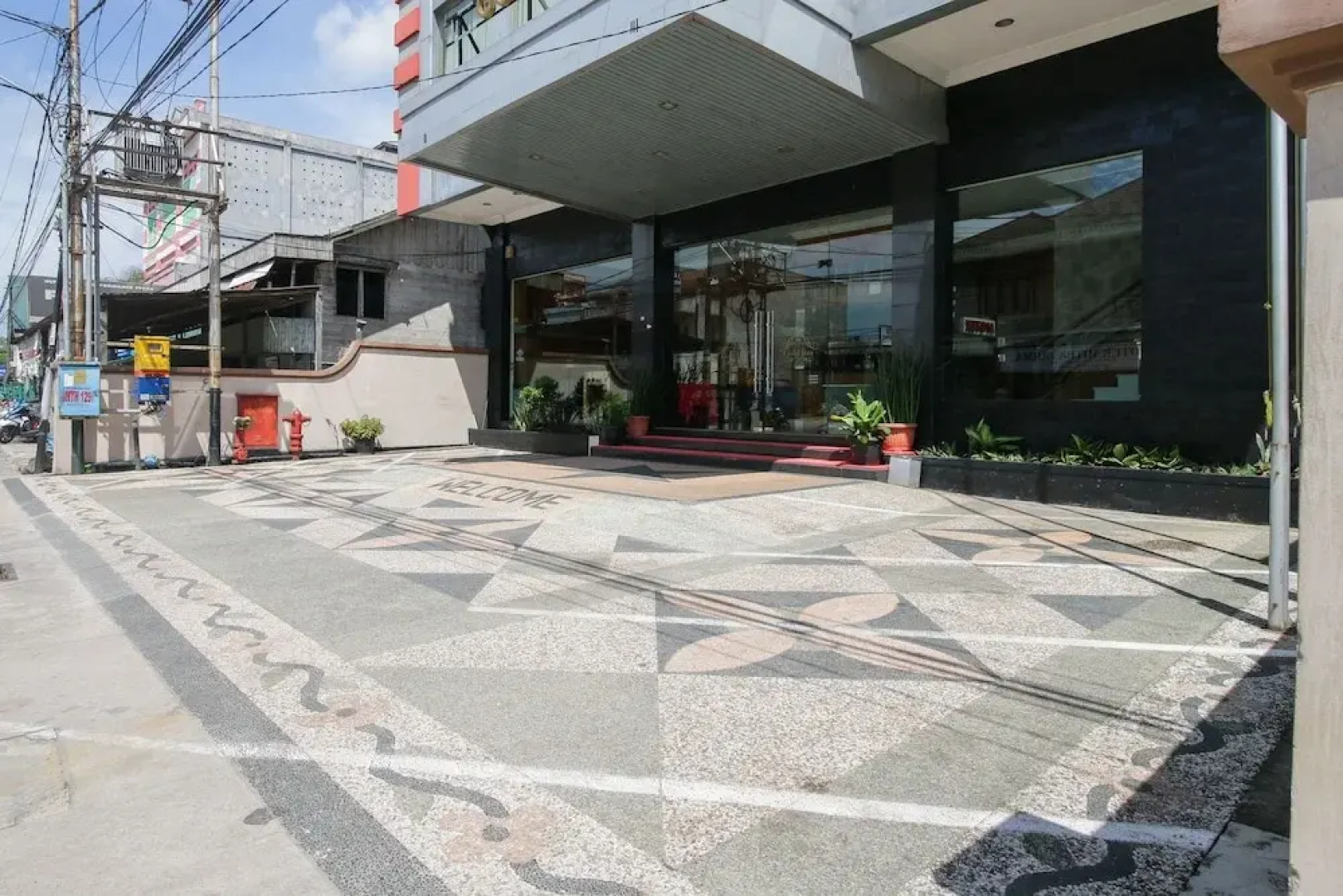 Idola Hotel