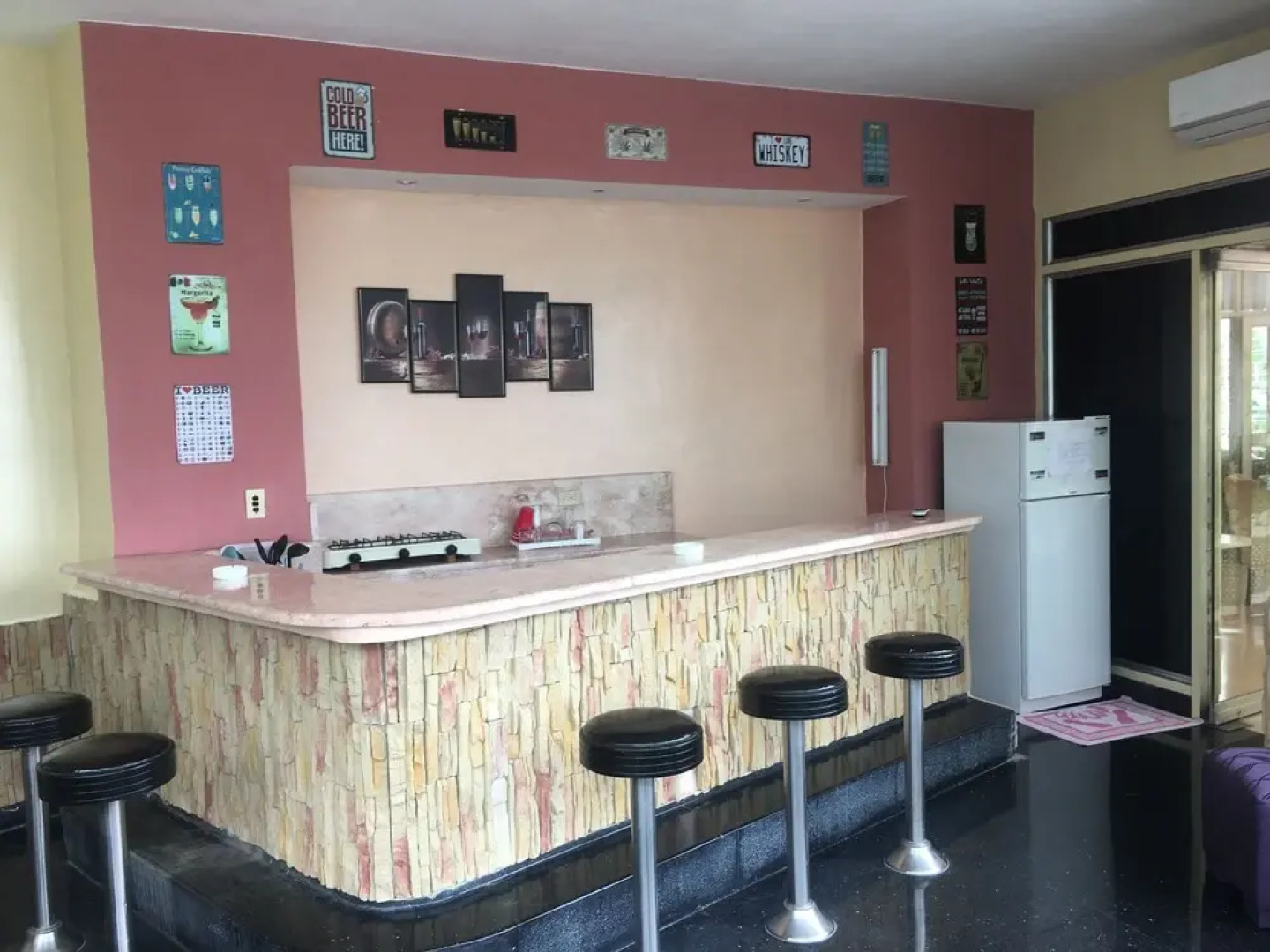 6 Bedrooms Pool Villa