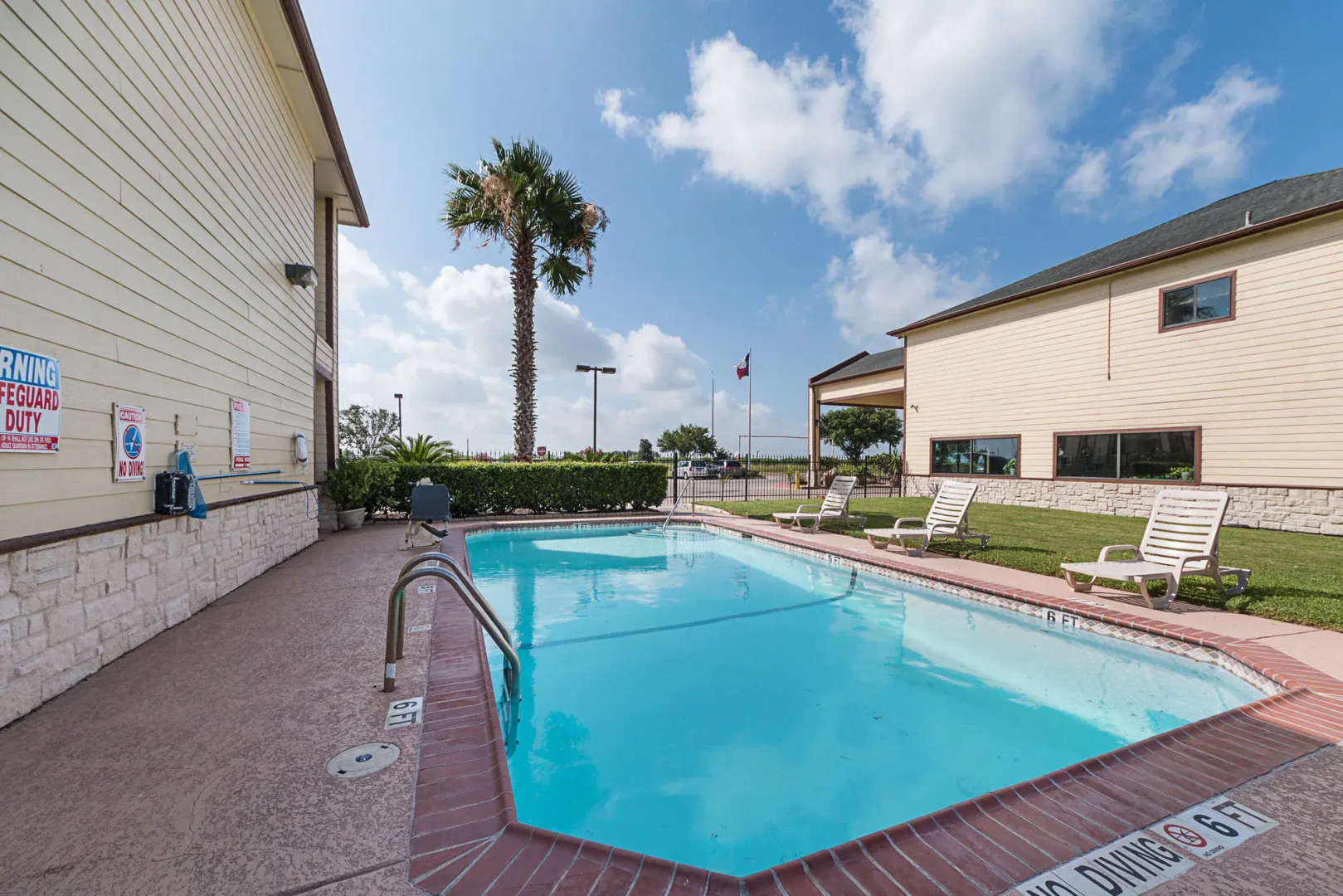 Lone Star Inn & Suites