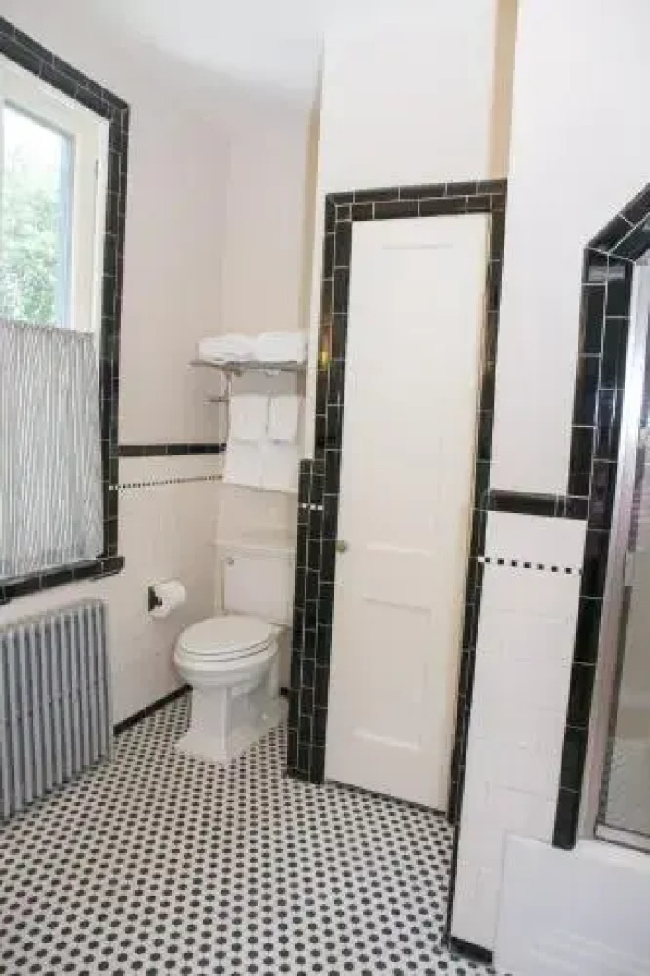 Frederick Inn Bed And Breakfast