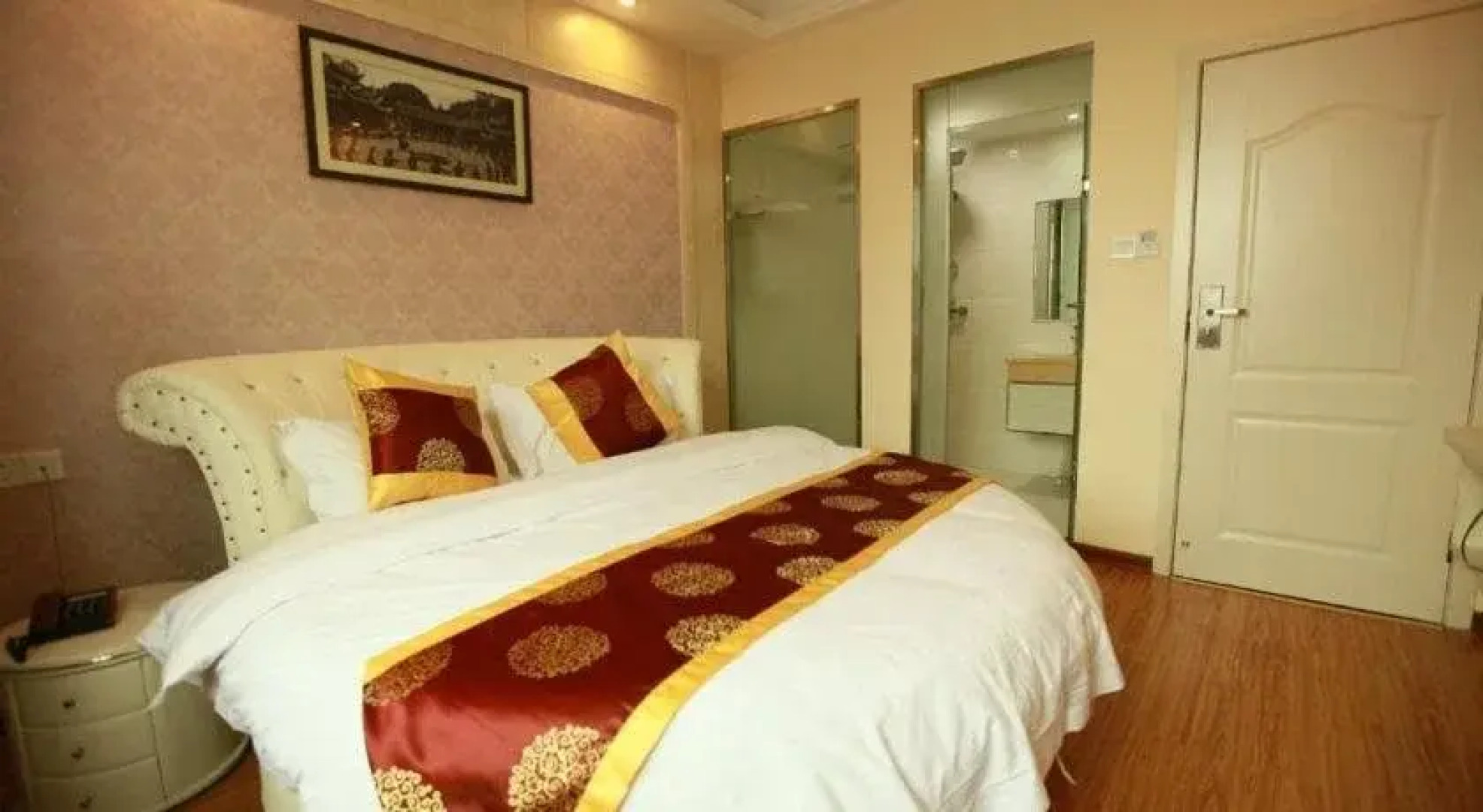 He Xi Business Hotel