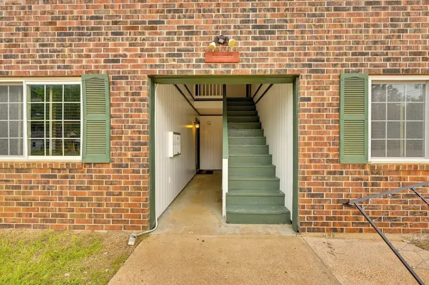 Walk to SFA Campus: Pet-friendly Nacogdoches Condo