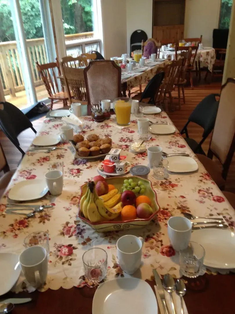 Warbler's Roost Country Inn B&B