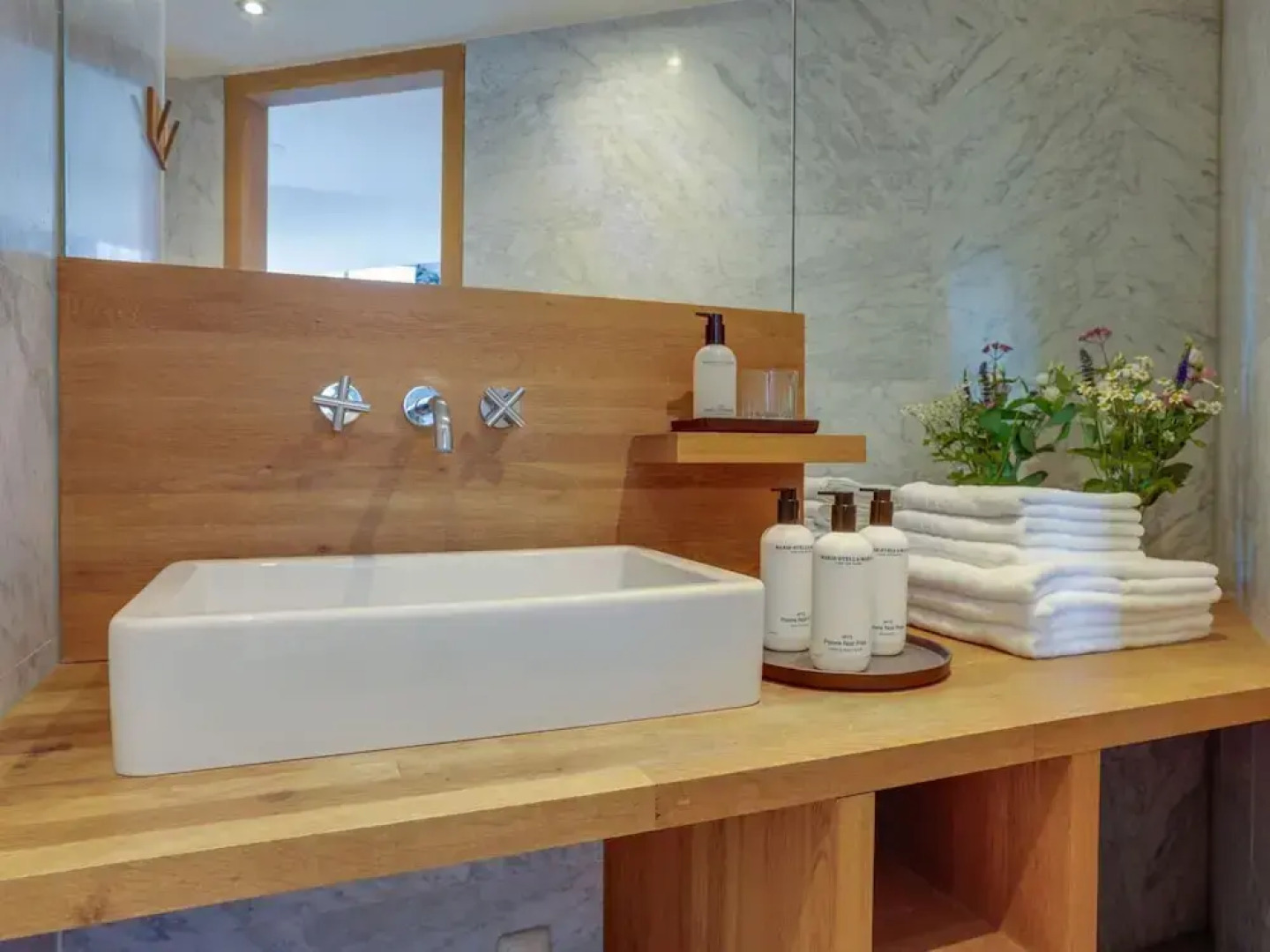 Inn in Ternaard Near Heritage