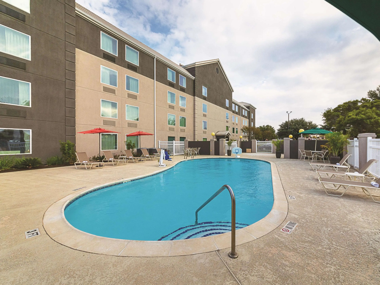 La Quinta Inn & Suites by Wyndham Austin Round Rock