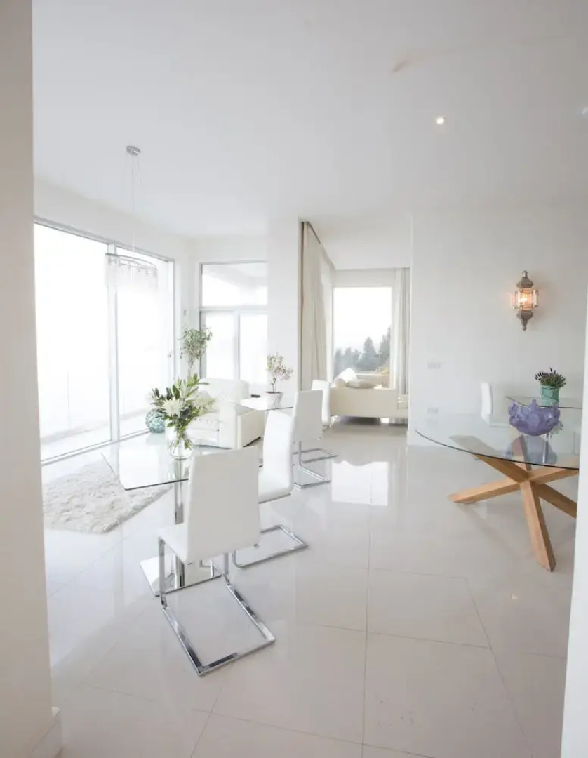 Seascape by Platinum Retreats